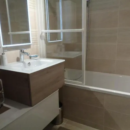 T3 Proche Avec Parking Et Wifi - Fr-1-374-24 Apartment *