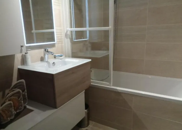 T3 Proche Avec Parking Et Wifi - Fr-1-374-24 Appartement *